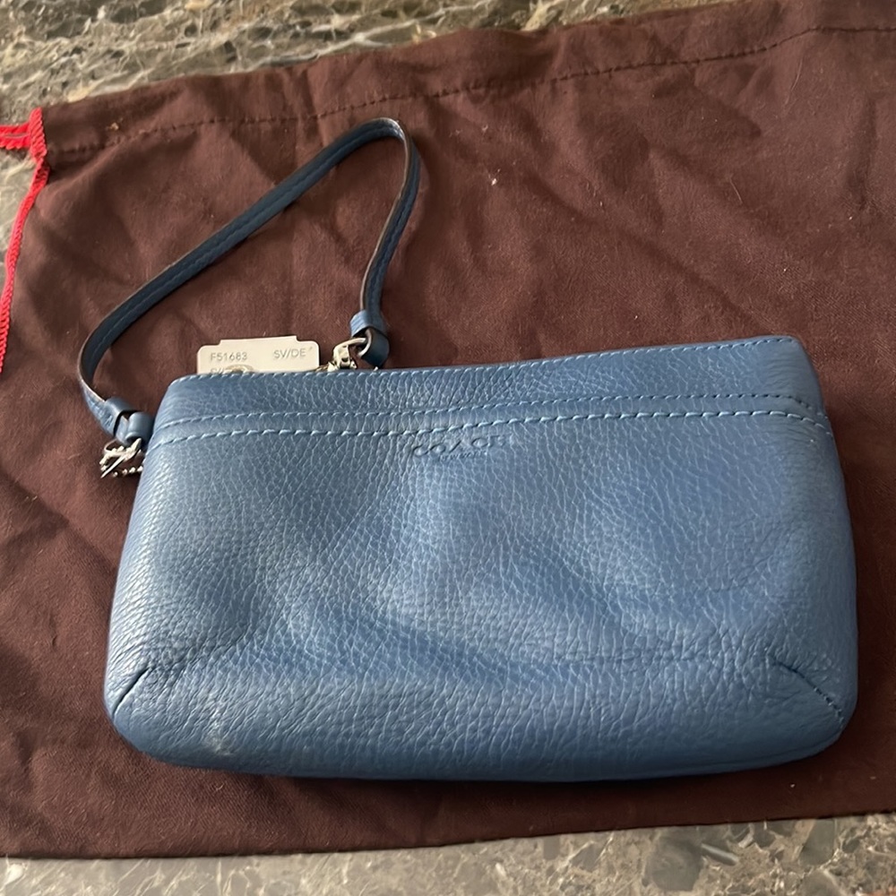 Coach wristlet - Picture 2 of 2